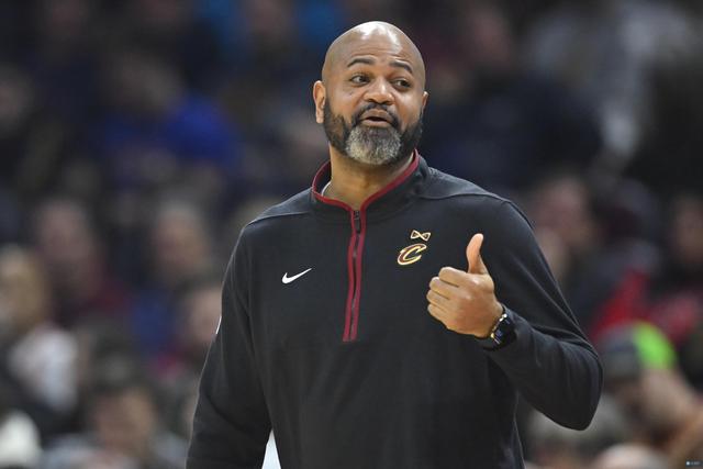 九游网页客户端-巴塞罗那带队取胜！，科维托娃重要时刻出色防守赢得满堂喝彩(巴列维的三个女儿)